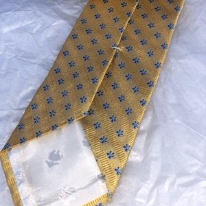 NWOT Yellow Brooks Brothers Tie